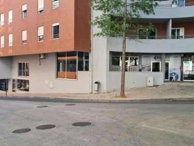 Local commercial à louer - 44m2 à 500m de Praia da Rocha - Portimão