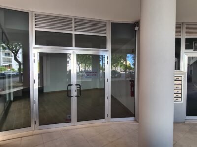 Local commercial à louer - 44m2 à 500m de Praia da Rocha - Portimão